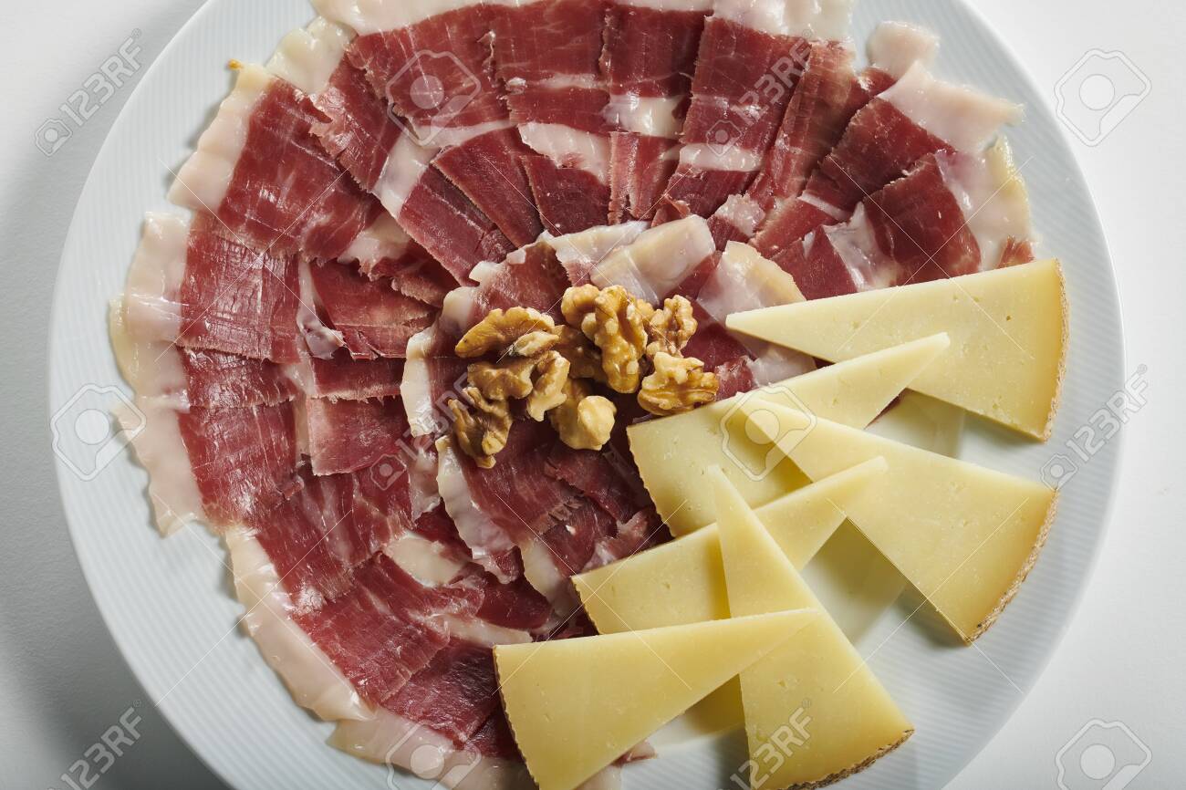 Jamón Ibérico con Queso Manchego - Ole Papi Santa Pola