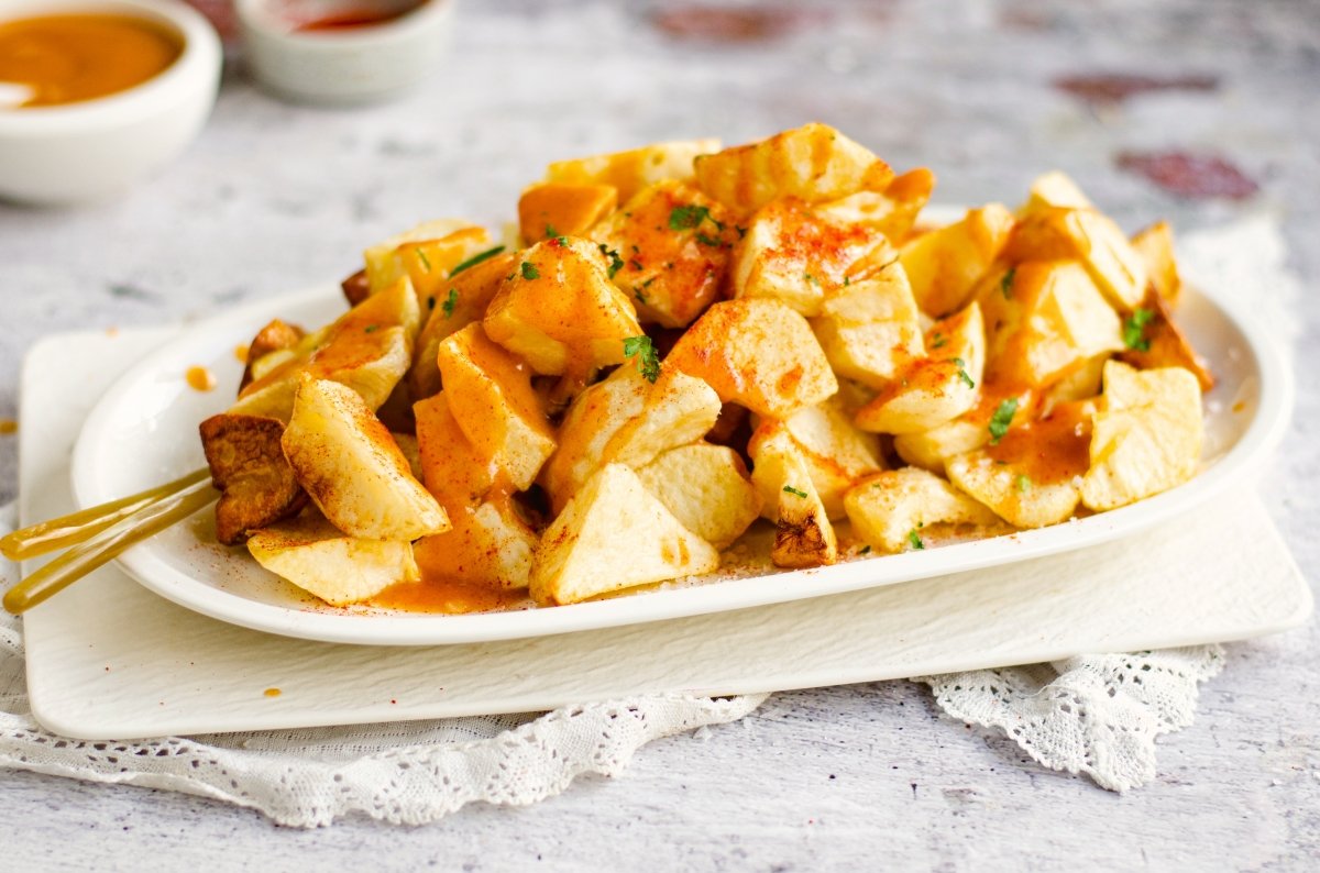 Patatas Bravas - Ole Papi Santa Pola
